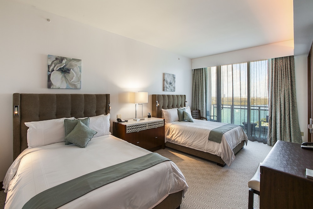  TOTALLY UPGRADED 5 ***** Privately Managed Suite at the Ritz Carlton 