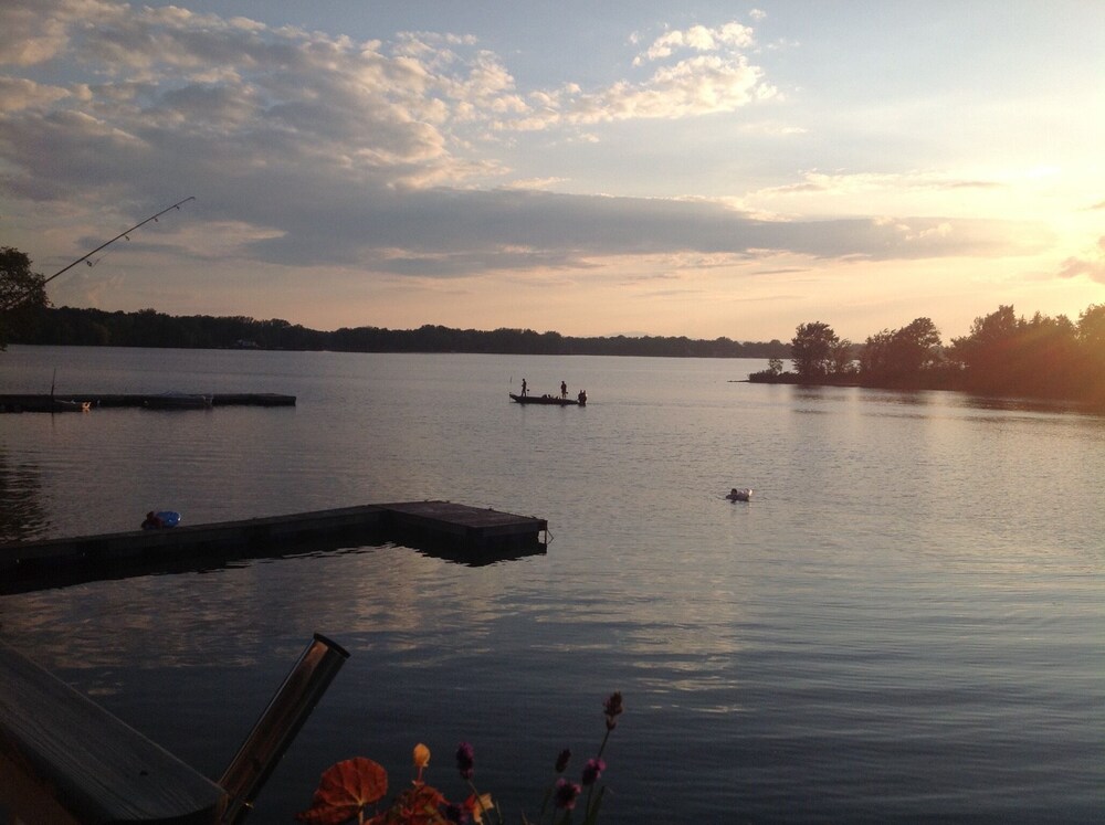 Carry Bay Cozy CottageLake Champlain Cabin 4 in North Hero Best