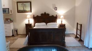 4 Schlafzimmer, hochwertige Bettwaren, individuell dekoriert