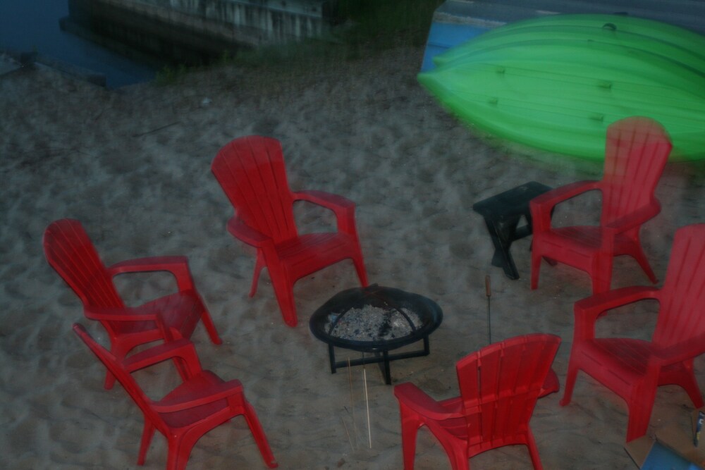 Lakefront Cottage on Beautiful Stony Lake in New Era Best Rates