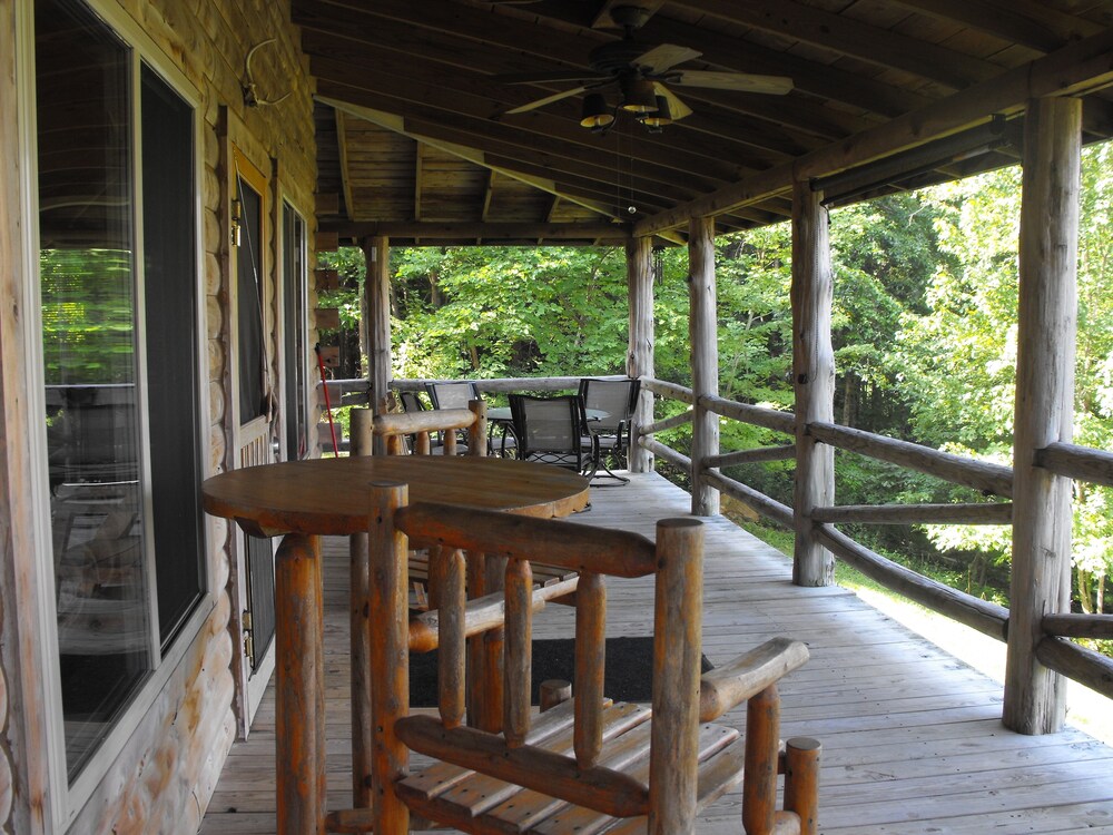 Deer Cabin Of Deer Lodge Cabin Rentals is a Secluded Ozark Cedar Log