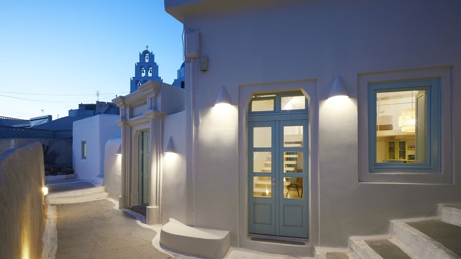 Valsamo Suites