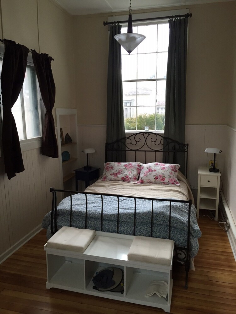 Wonderful Rustic Lake House On Cayuga Lake only 2.5 Miles From Downtown