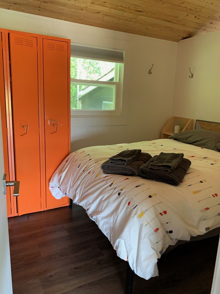 The Raven's Nest Prince Edward County Bongard Vrbo