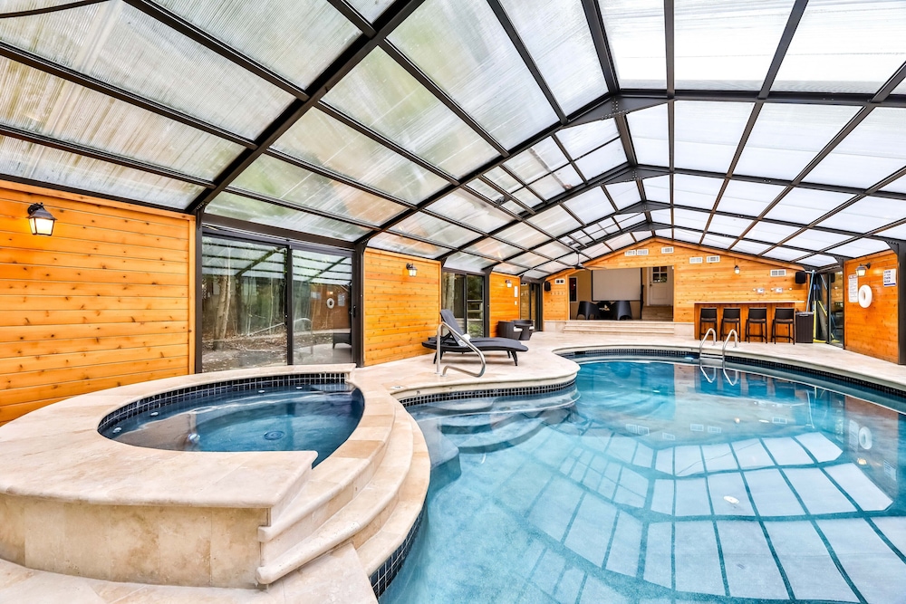 Yes your own Private heated indoor Swimming Pool! Pocono Country