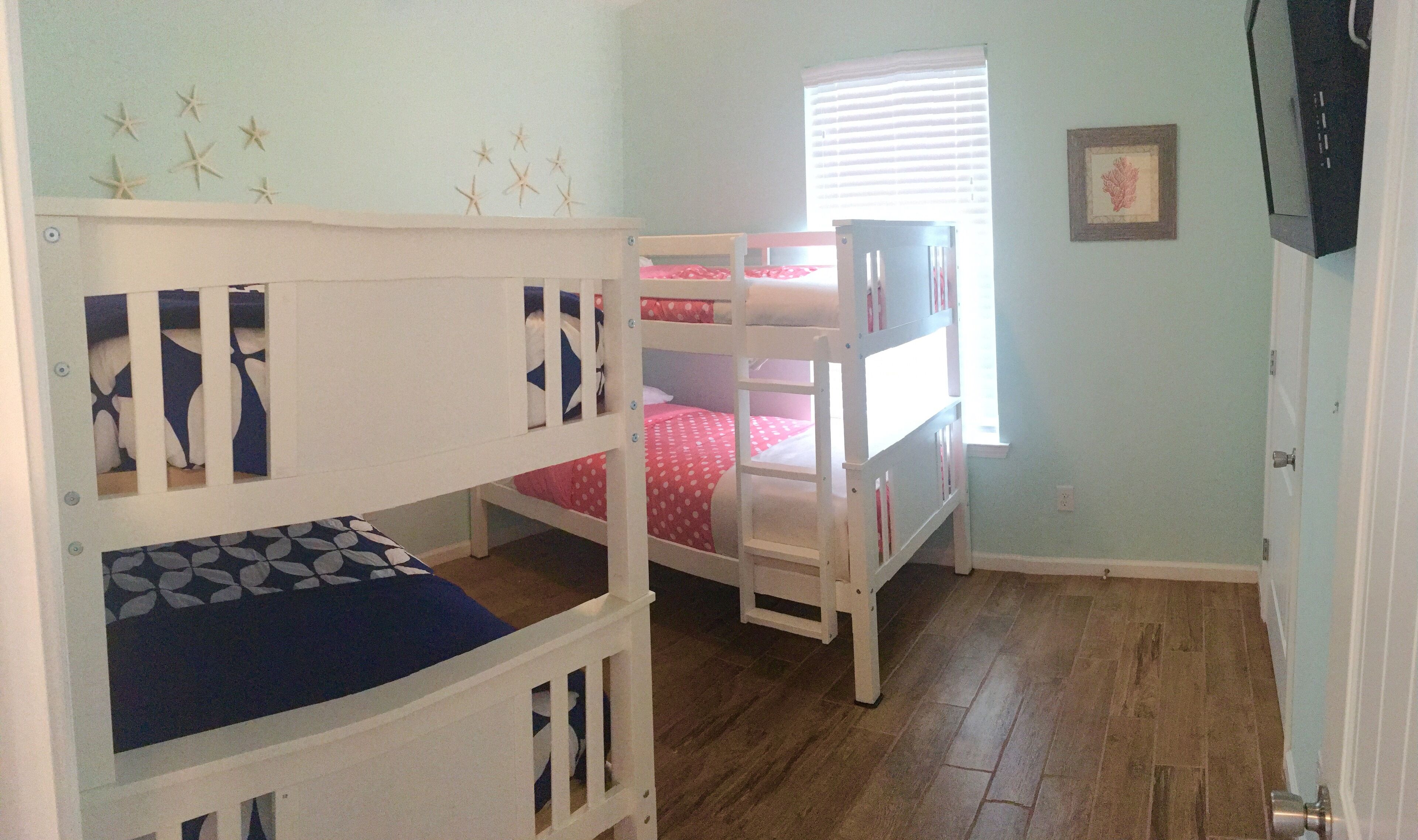 Private pool!  FREE 6-Person golf cart!! 1 block to the beach! Quiet West end! in Panama City, United States