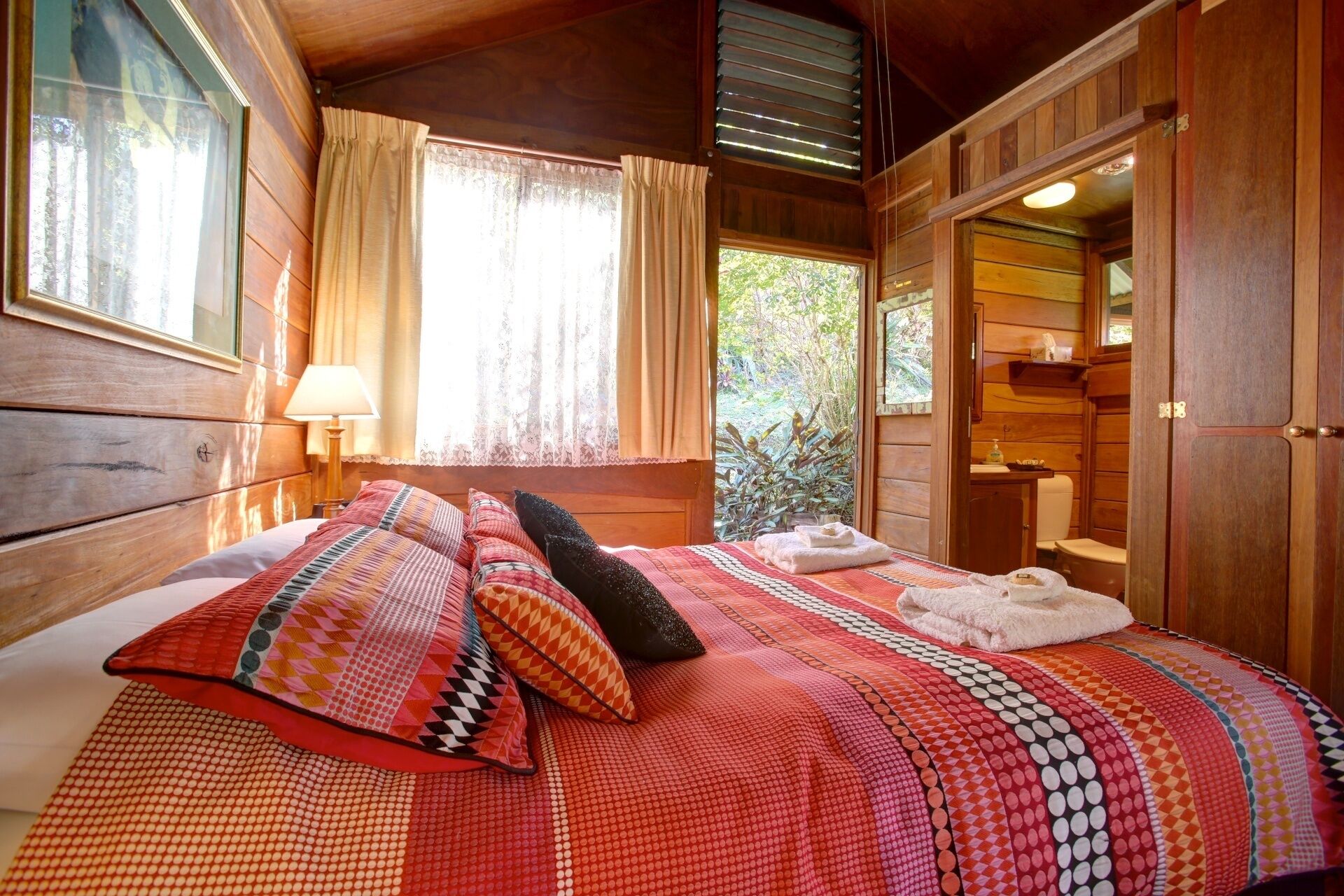 Koompartoo Retreat Romantic Timber Chalet 2