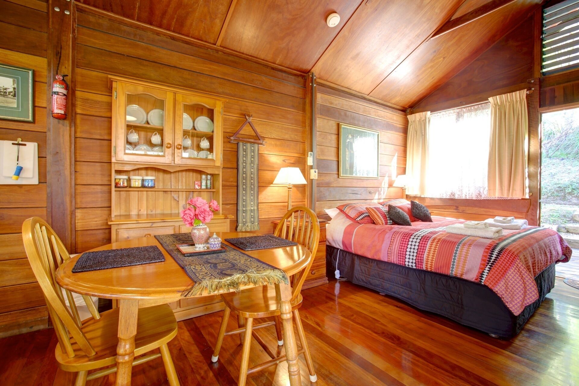 Koompartoo Retreat Romantic Timber Chalet 2