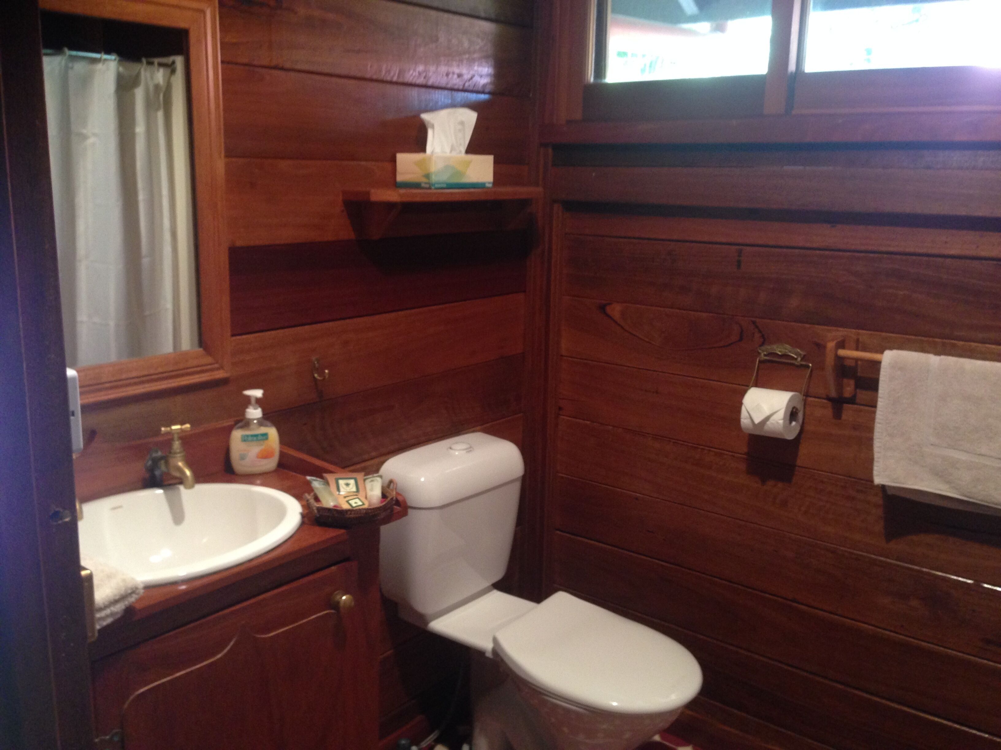 Koompartoo Retreat Romantic Timber Chalet 2