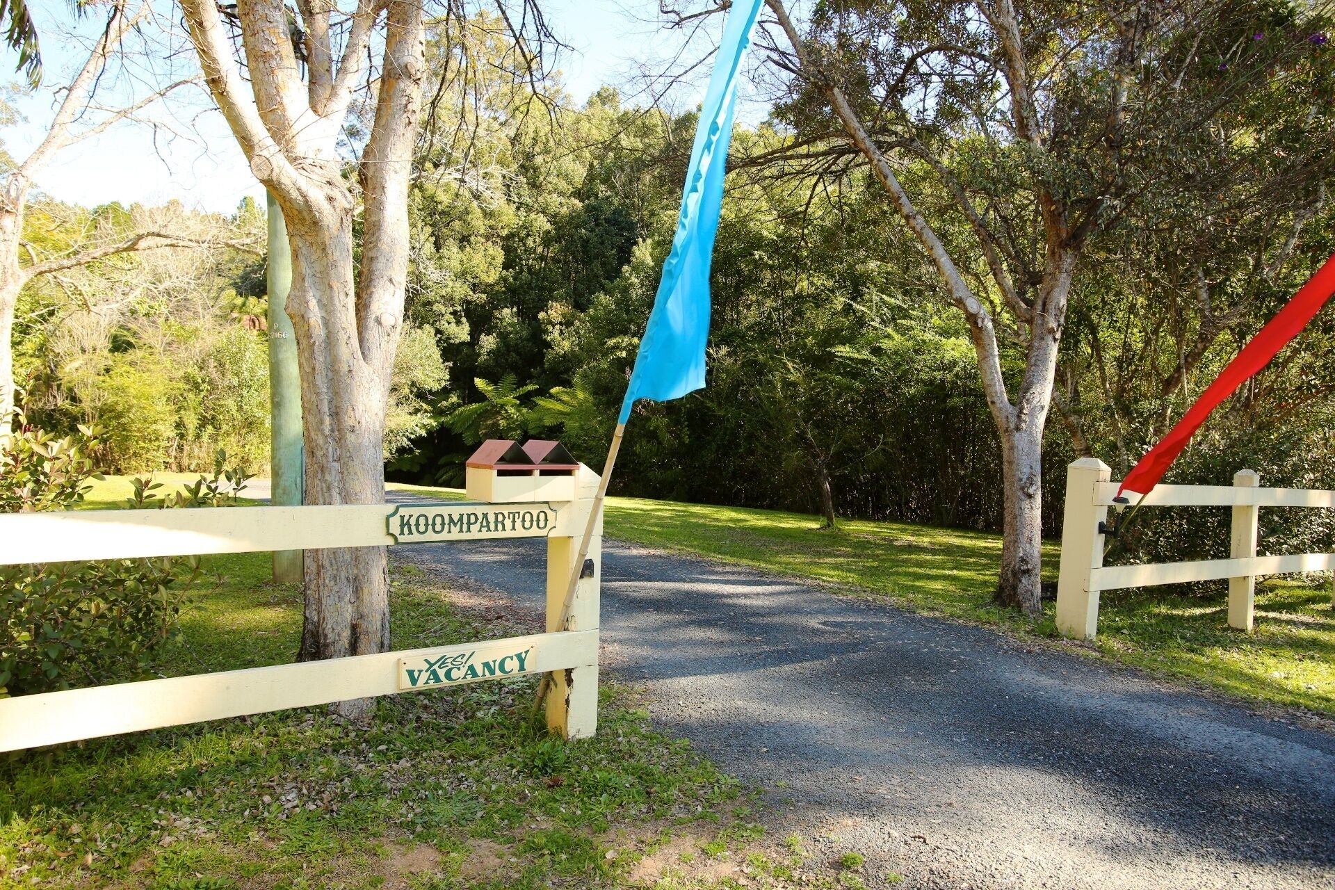 Koompartoo Retreat Romantic Timber Chalet 2