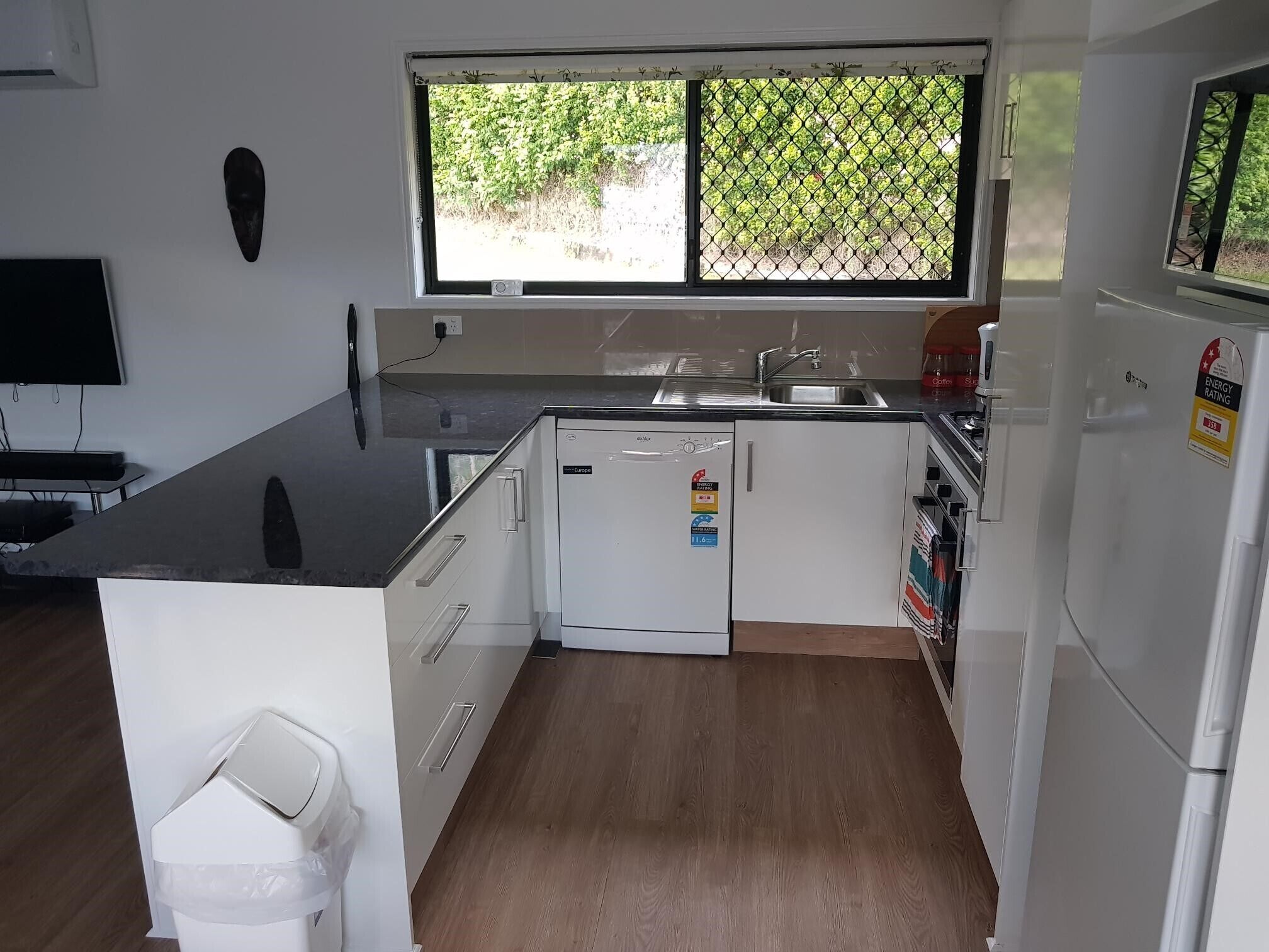 Australia Zoo, Glass House Mountains and Surrounds!