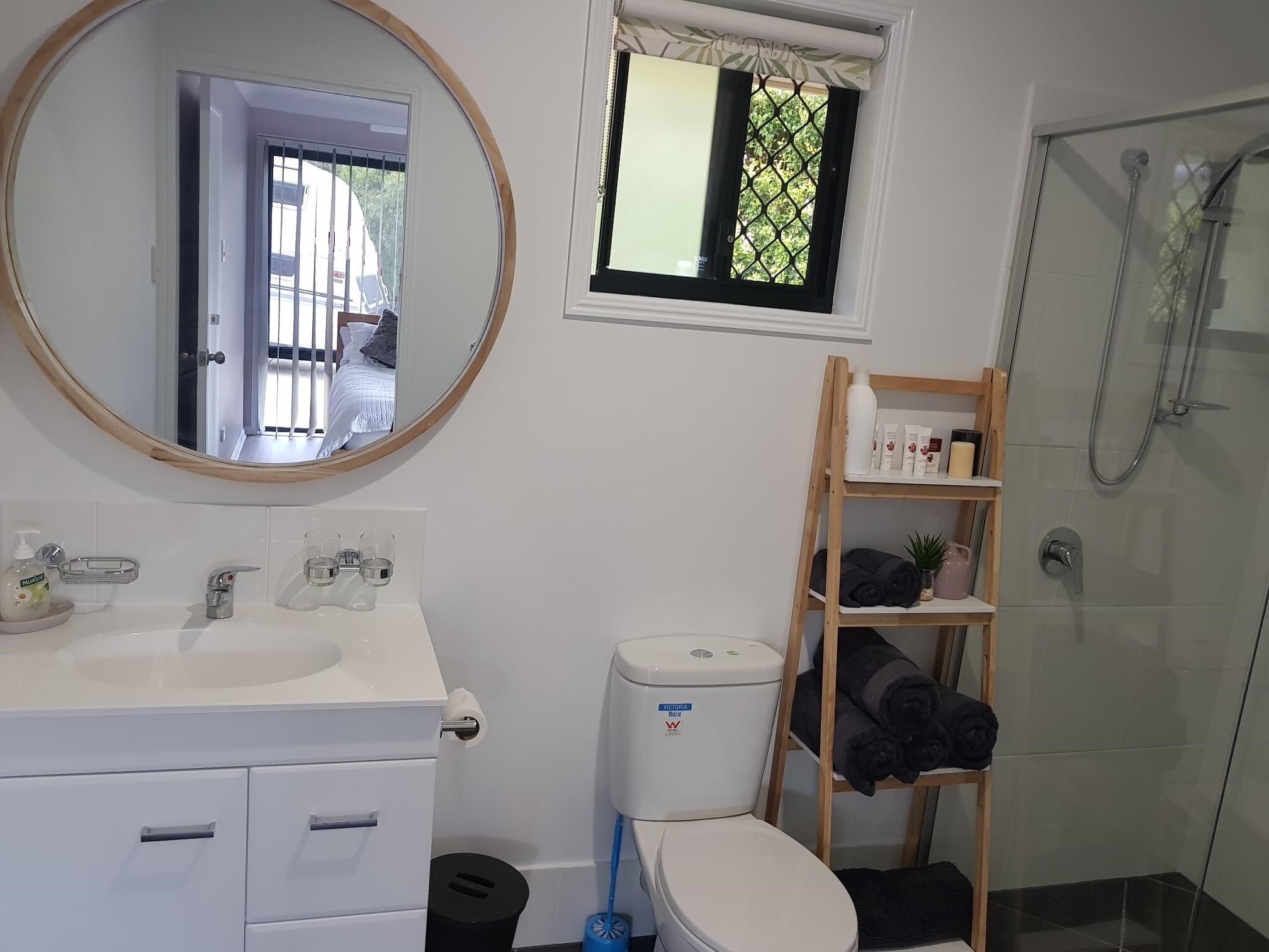 Australia Zoo, Glass House Mountains and Surrounds!