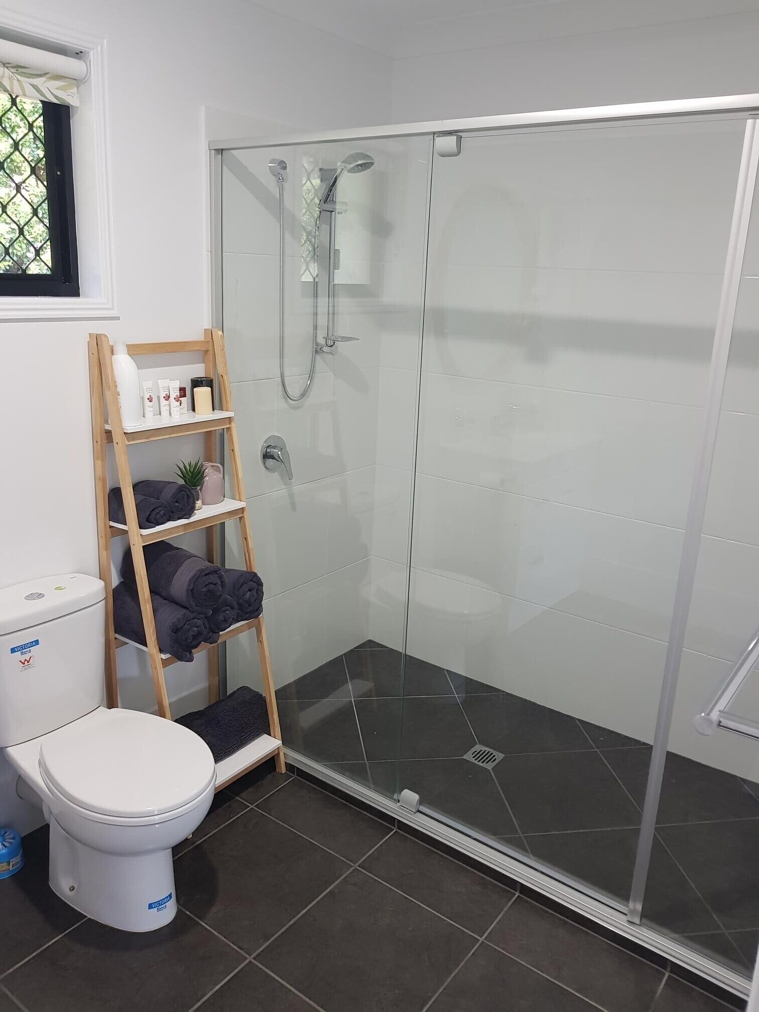 Australia Zoo, Glass House Mountains and Surrounds!