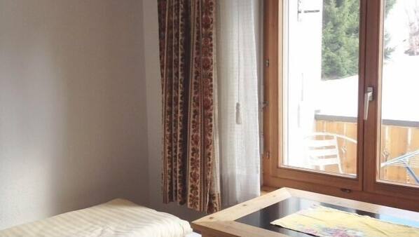 3 Schlafzimmer, Bügeleisen/Bügelbrett, Internetzugang, Bettwäsche