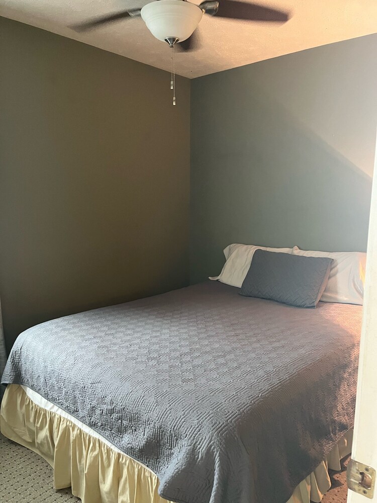 Lake Ontario waterfront house with hot tub! Hamlin Vrbo