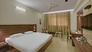1 bedroom, in-room safe, desk, free WiFi