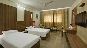 1 bedroom, in-room safe, desk, free WiFi