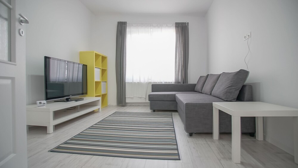 Cn2i Luxury Accommodation Dc In Brasov Hotel Rates Reviews On Orbitz Cn2i Luxury Accommodation Dc