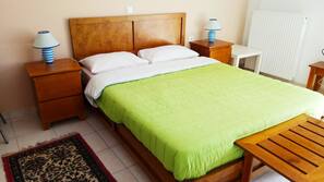 Free WiFi, linens