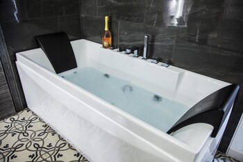 Villa Adelaide Suite Room Bari 2019 Room Prices