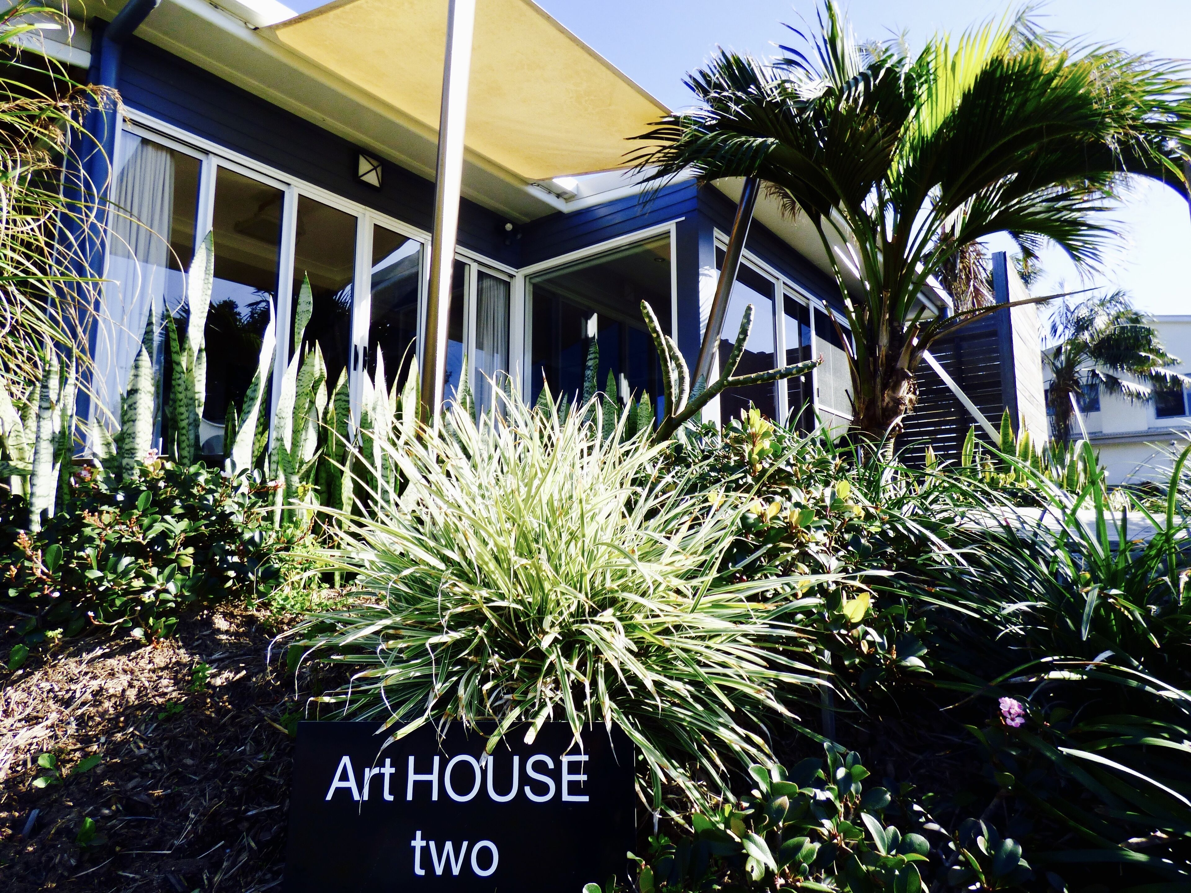 ArtHOUSE Beachfront Accommodation