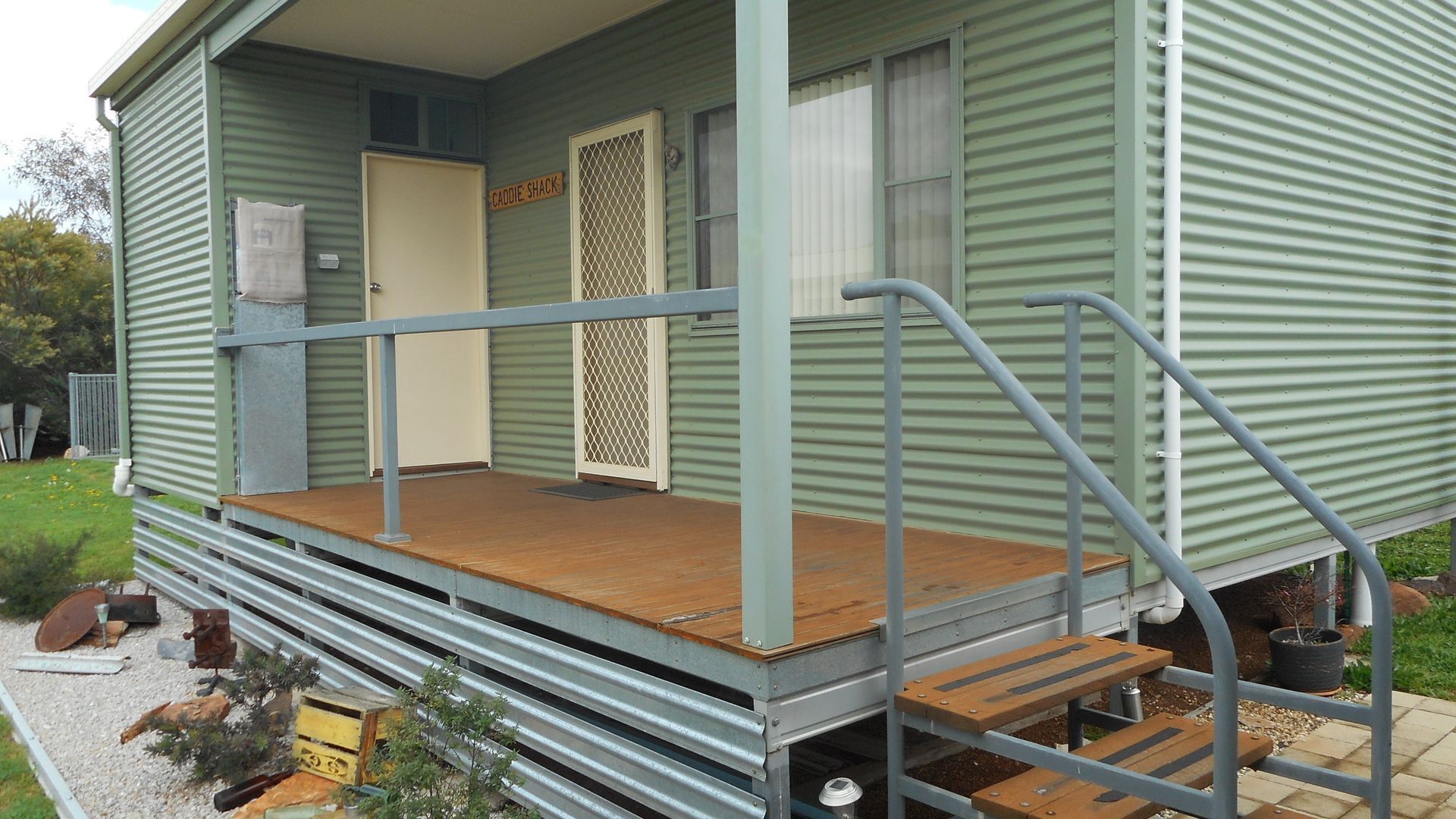 Dunedoo - Caddy Shack