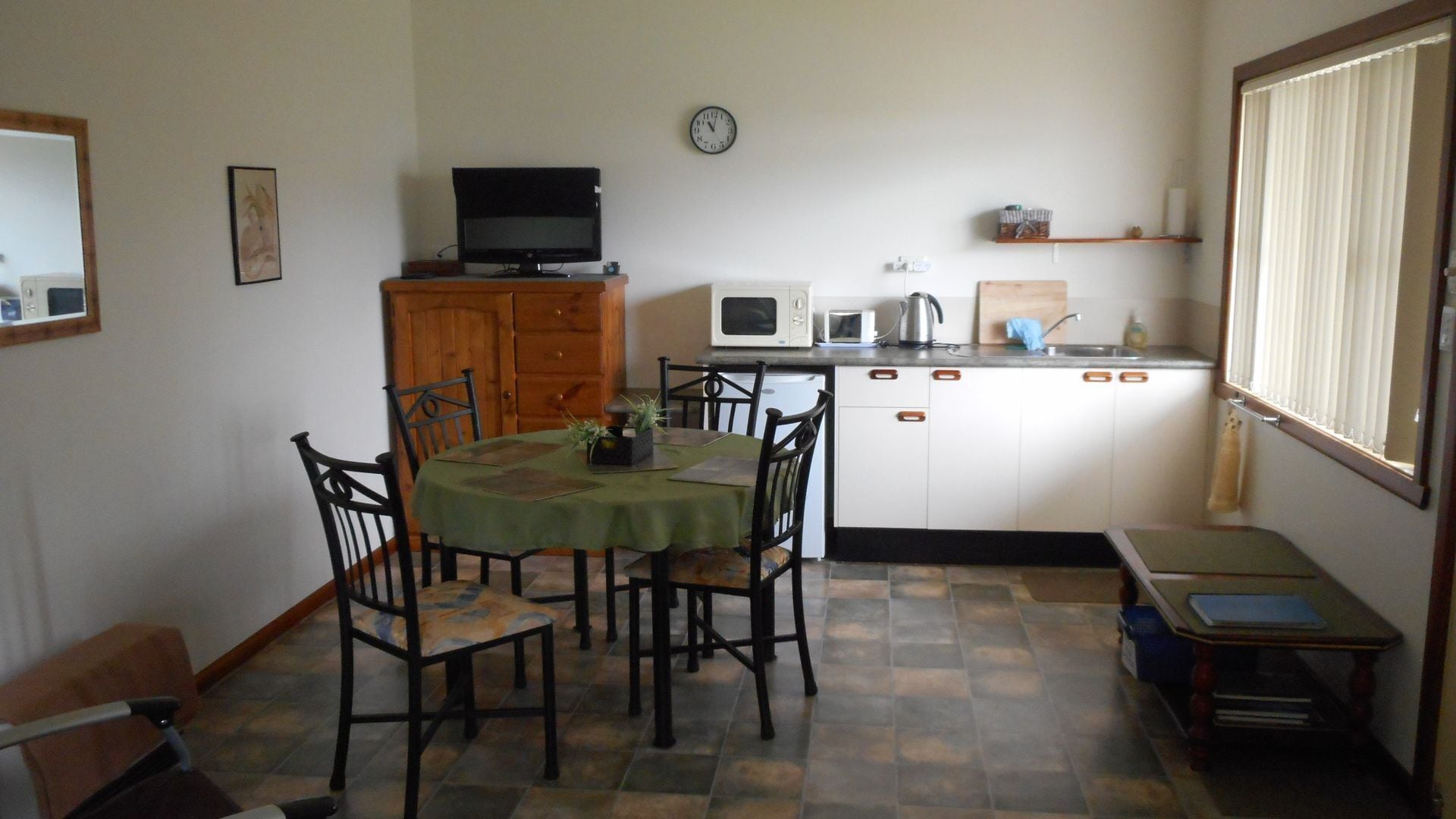 Dunedoo - Caddy Shack