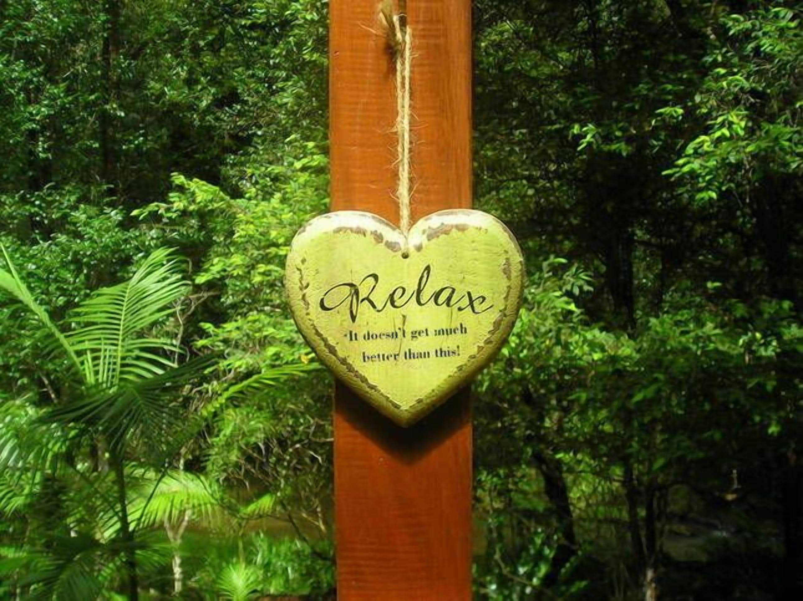 Waterfall Hideout-Rainforest Cabin for Couples