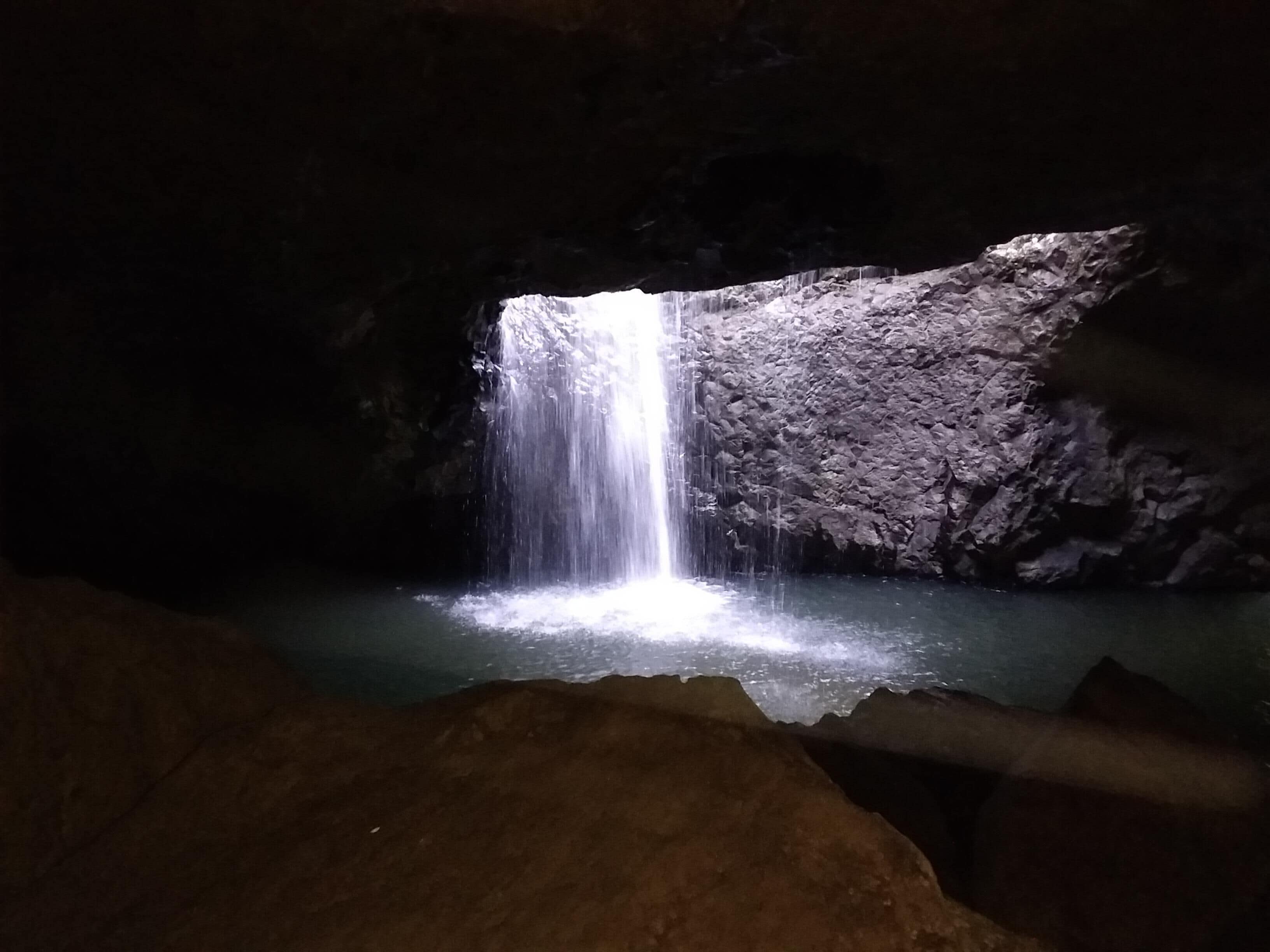 Waterfall Hideout-Rainforest Cabin for Couples