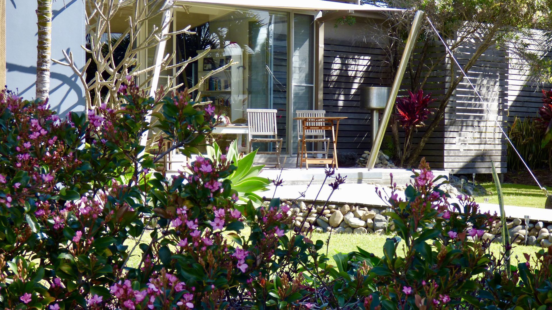 Arthouse Beachfront Accommodation