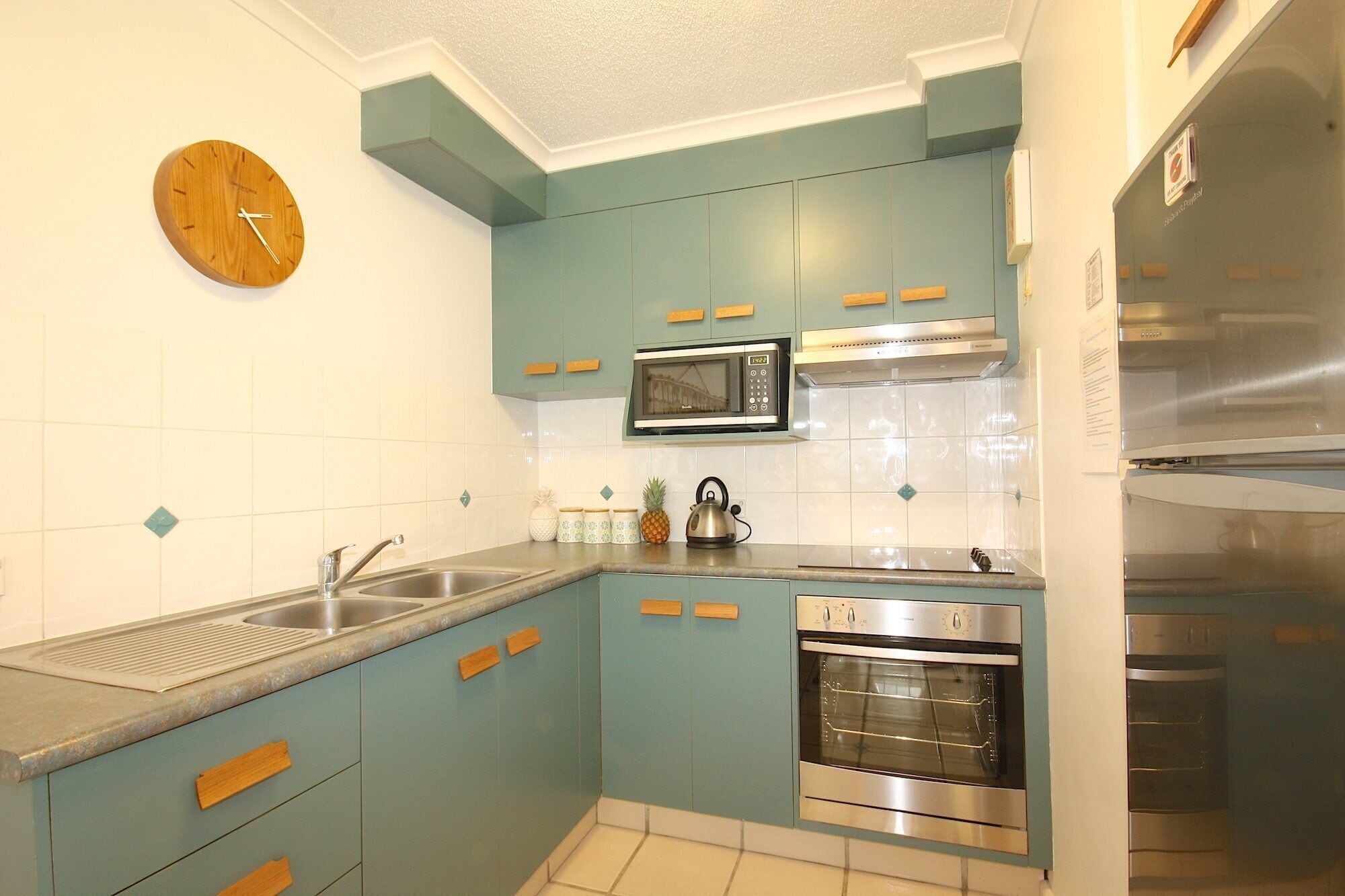 Cossies by the Sea - Pool, Air-con, Netflix, Wifi