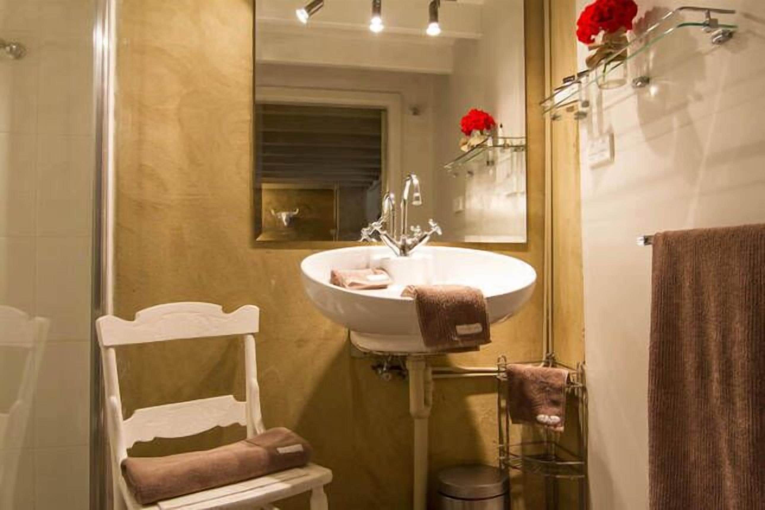 Cellar Guesthouse - Outback Cellar Dubbo