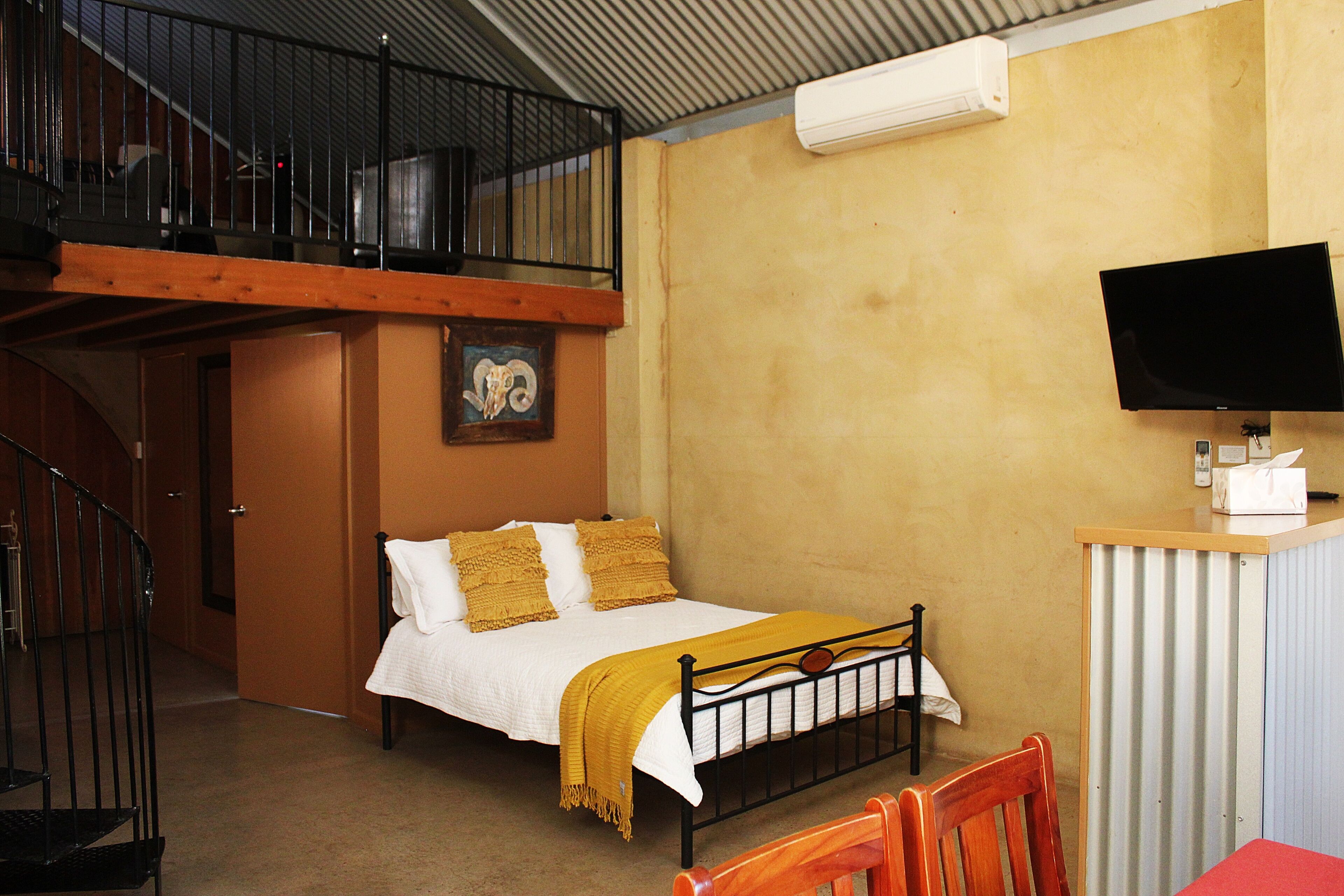 Cellar Guesthouse - Outback Cellar Dubbo