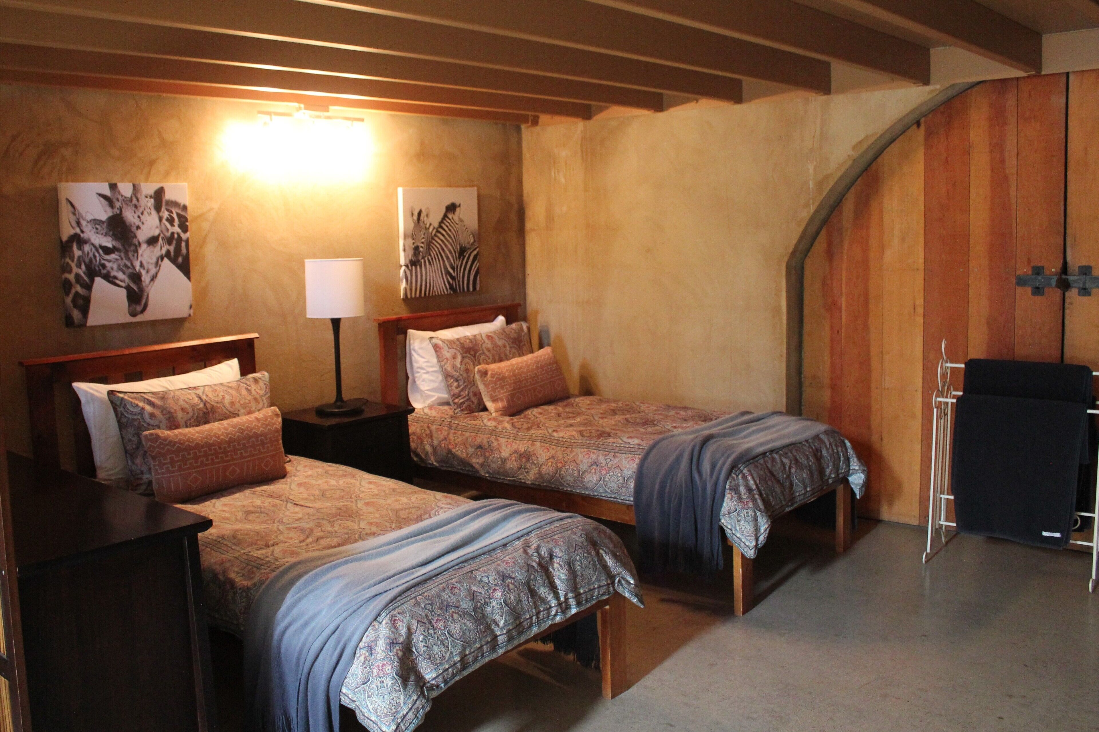 Cellar Guesthouse - Outback Cellar Dubbo