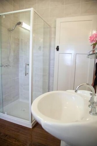 Tamarind Street Cottage