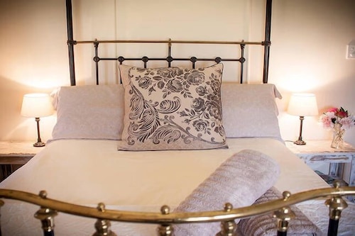 Tamarind Street Cottage