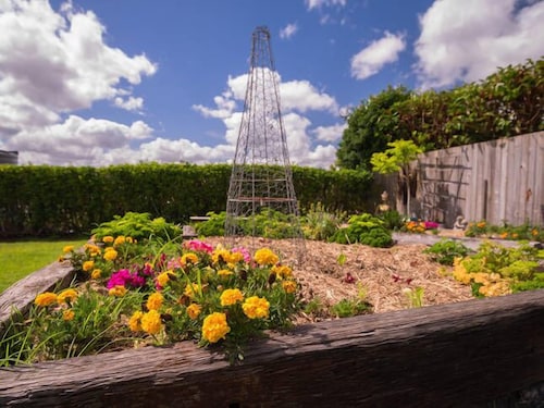 Tamarind Street Cottage