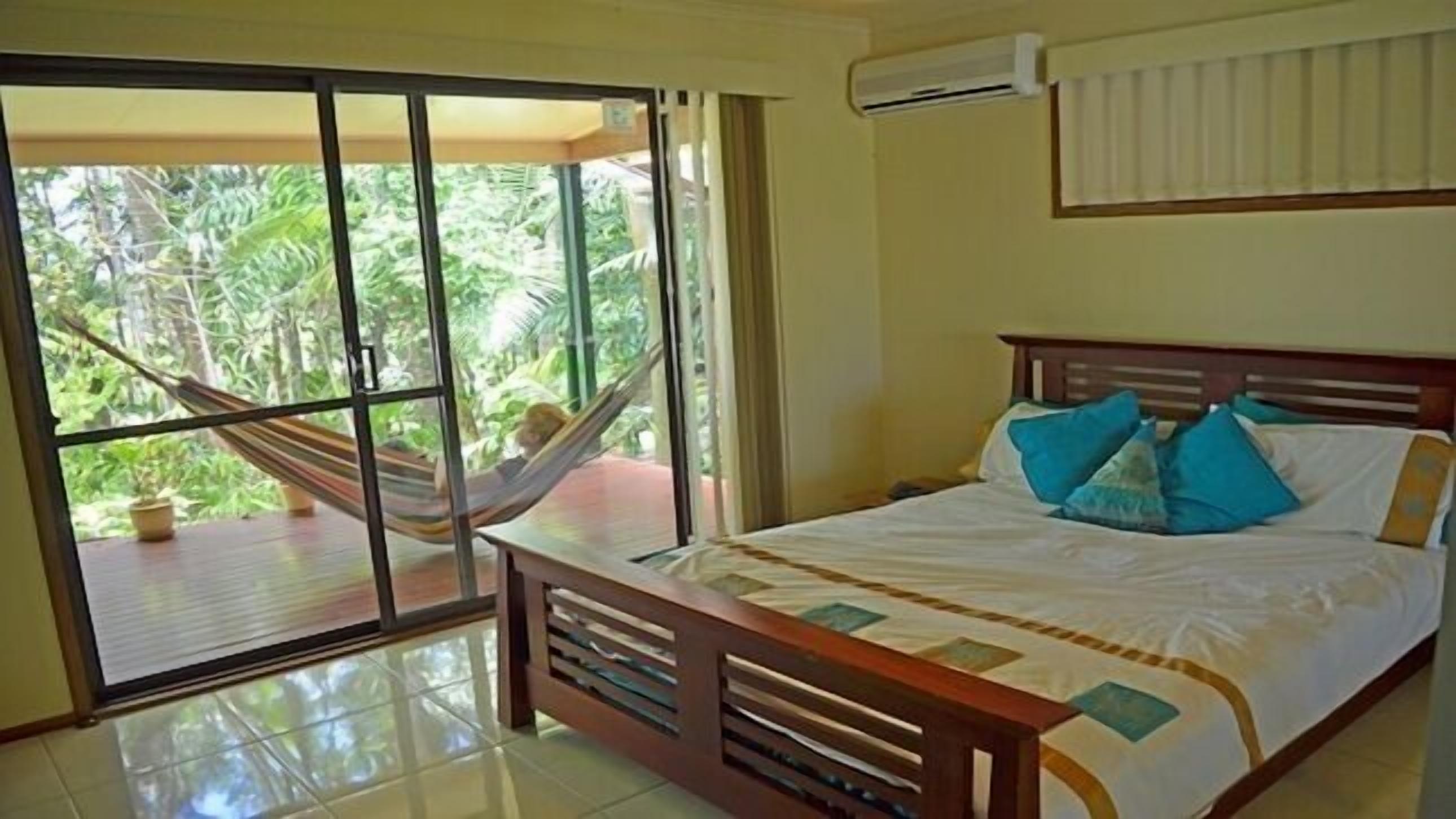 Rainforest Paradise, Close to Cairns CBD