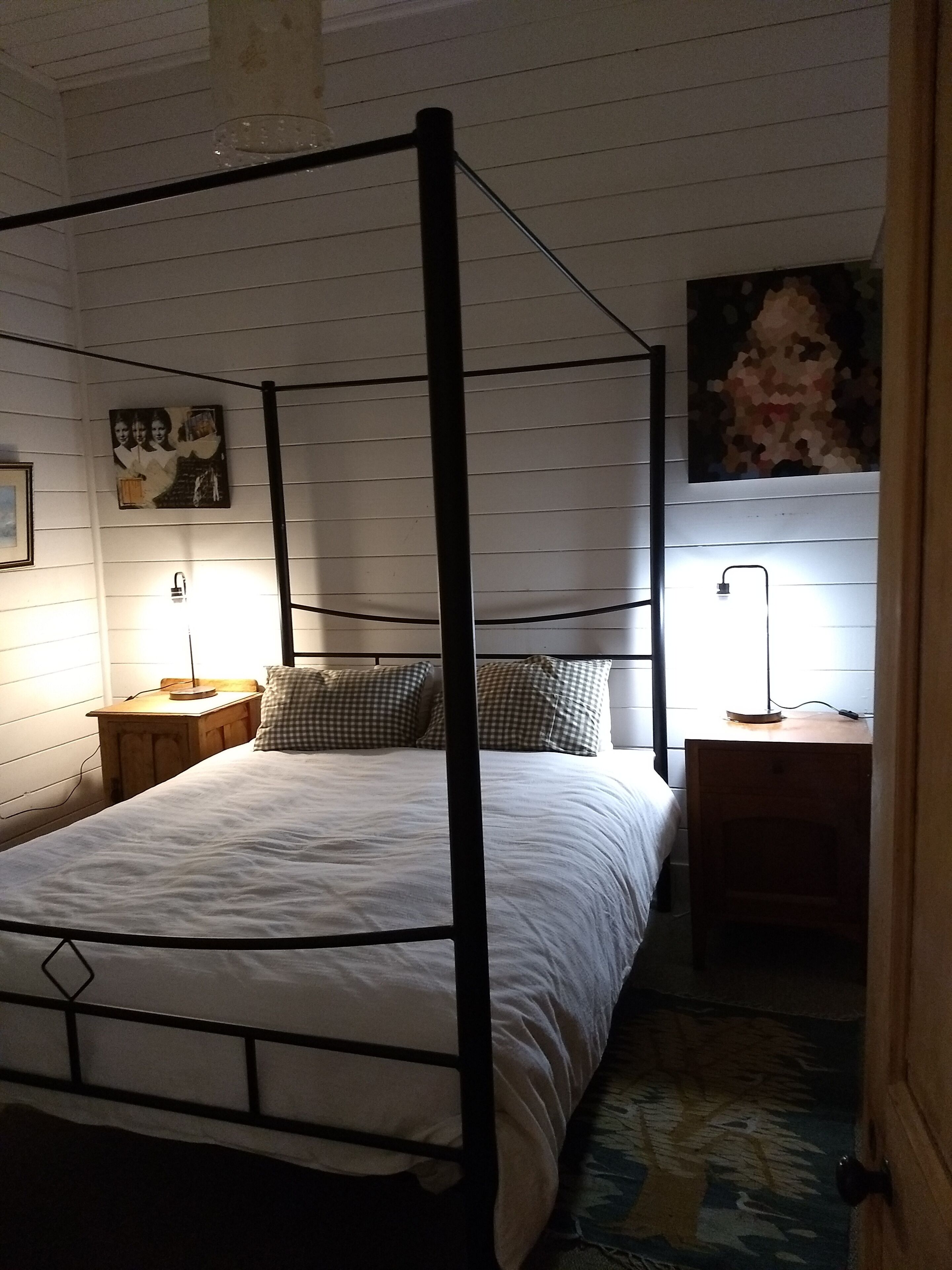 41 Hickory heritage cottage in town