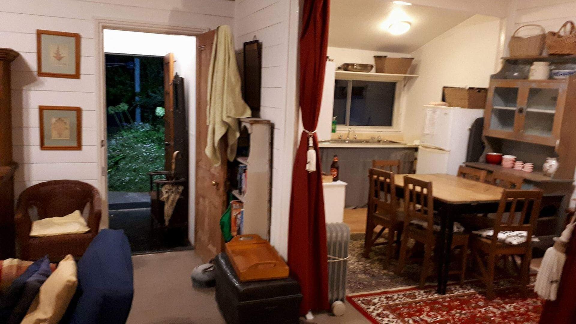 41 Hickory heritage cottage in town