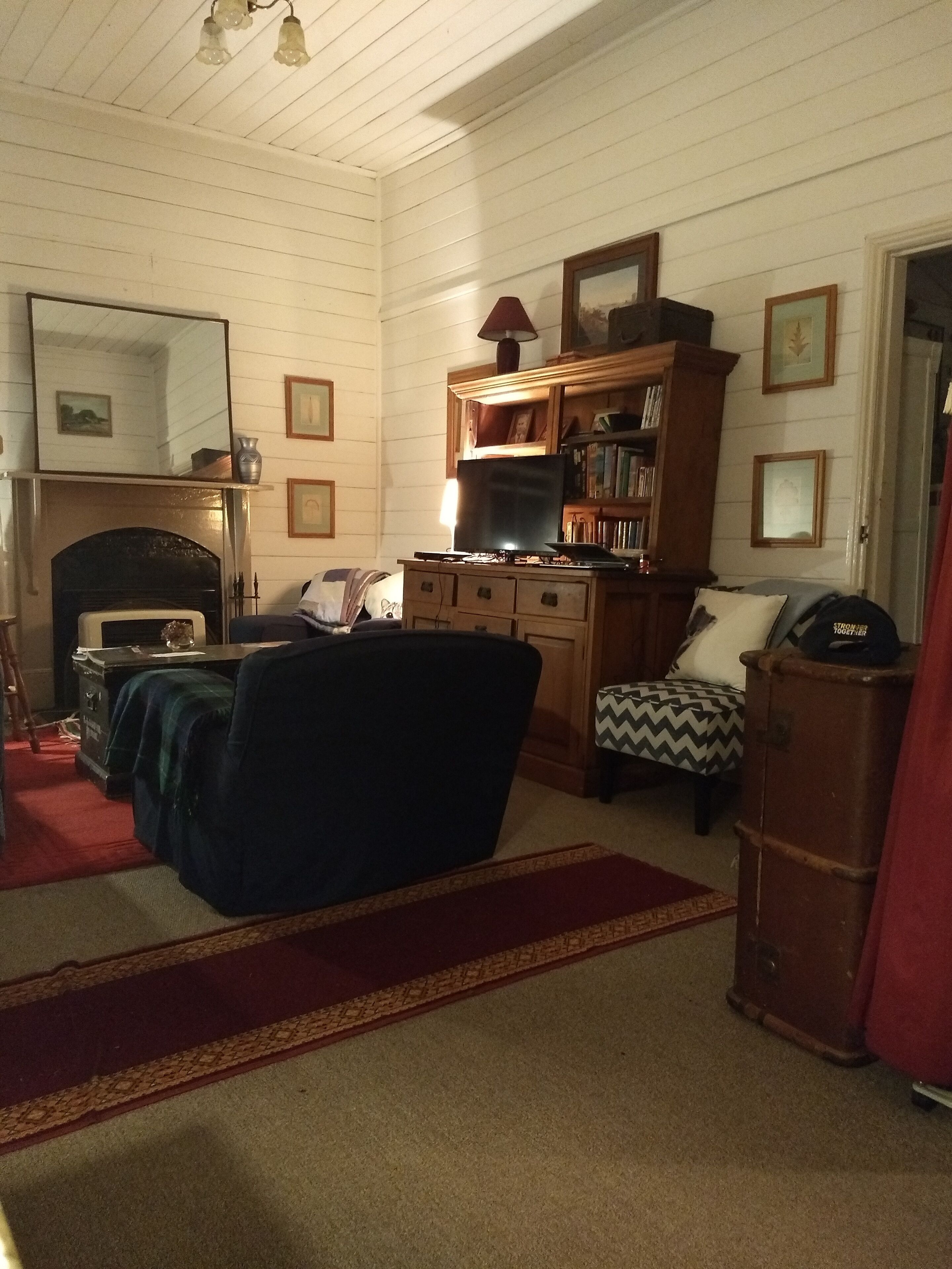 41 Hickory heritage cottage in town