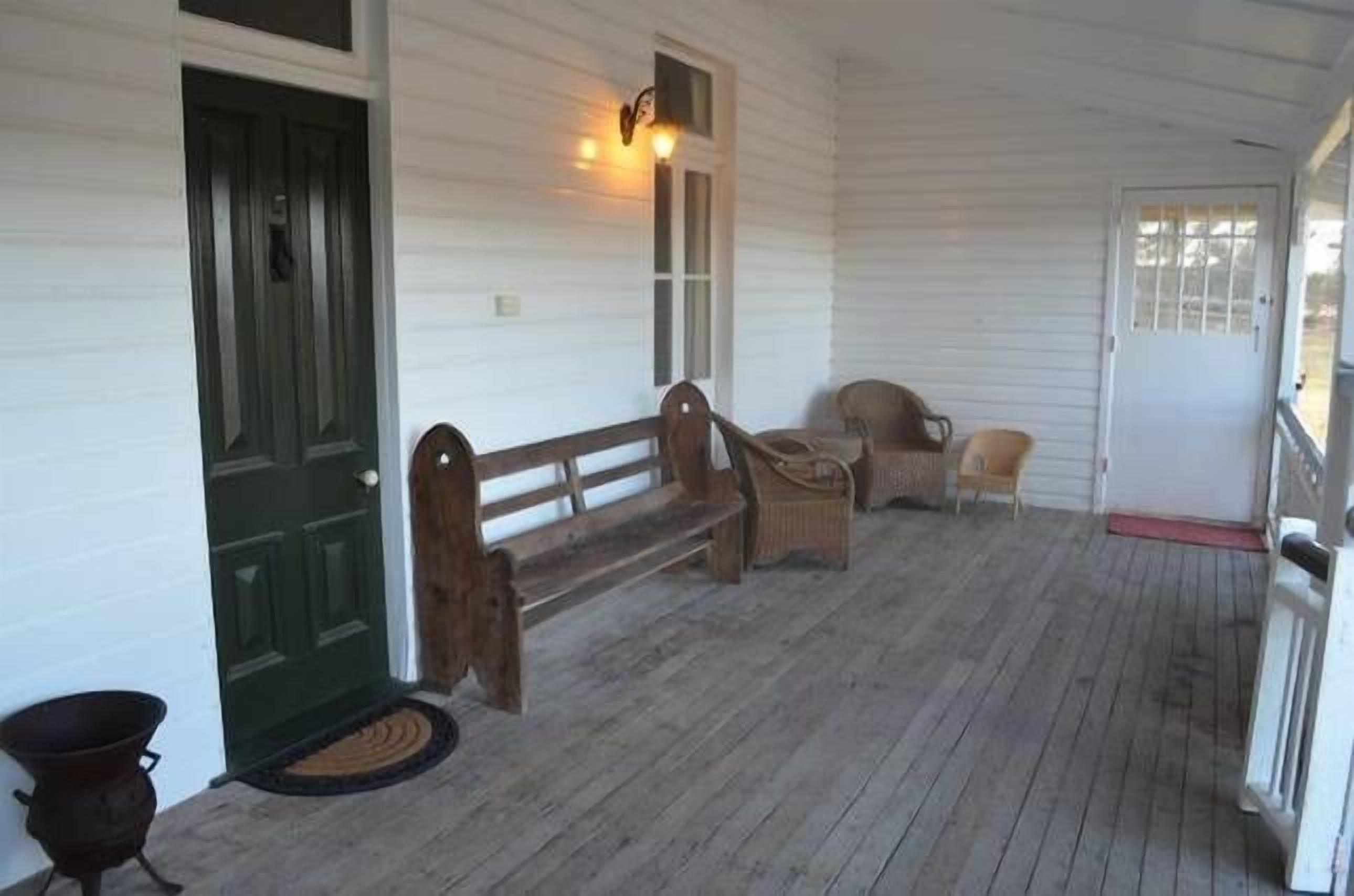 Seagoe Homestead - Self Contained Accommodation on the Granite Belt, QLD