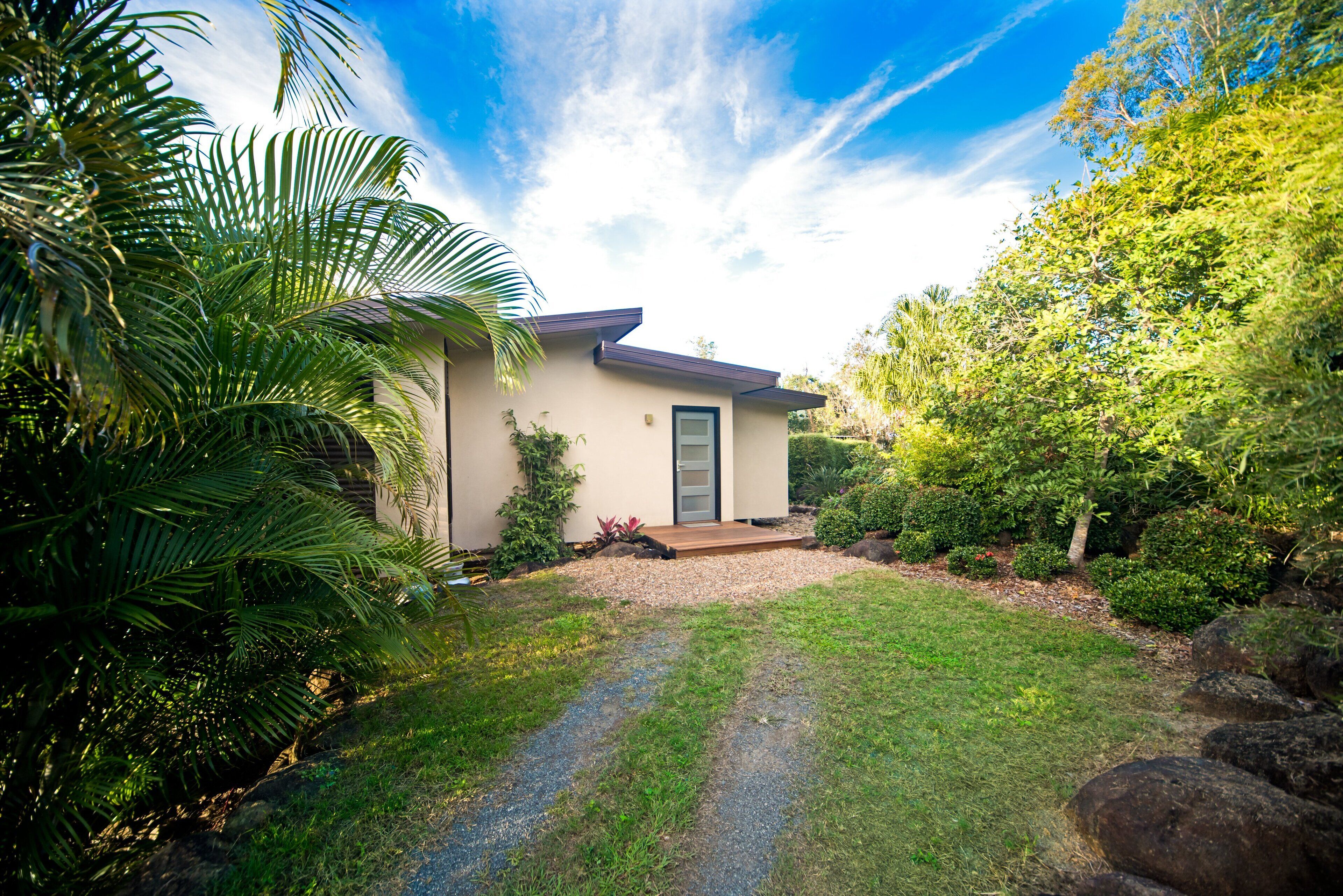 Twin Shower, Spa, Private, Balcony, Large Kitchen