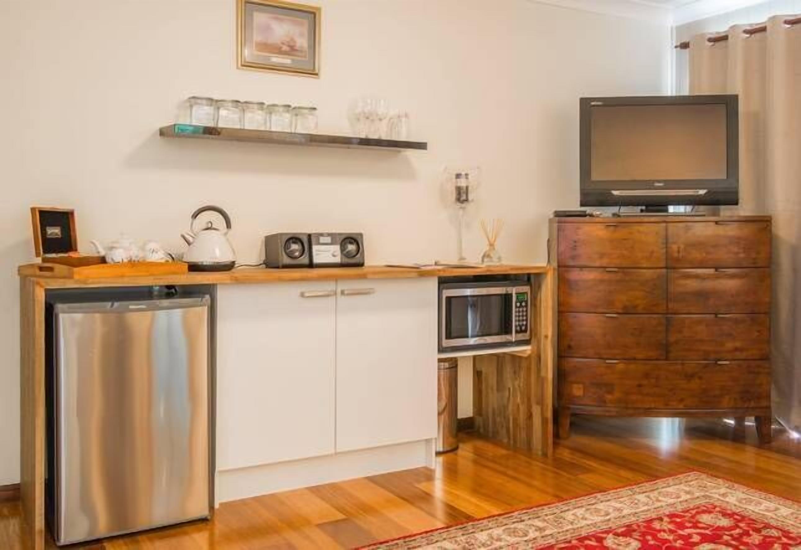 Stokers Lodge - the Heart of the Byron and Tweed