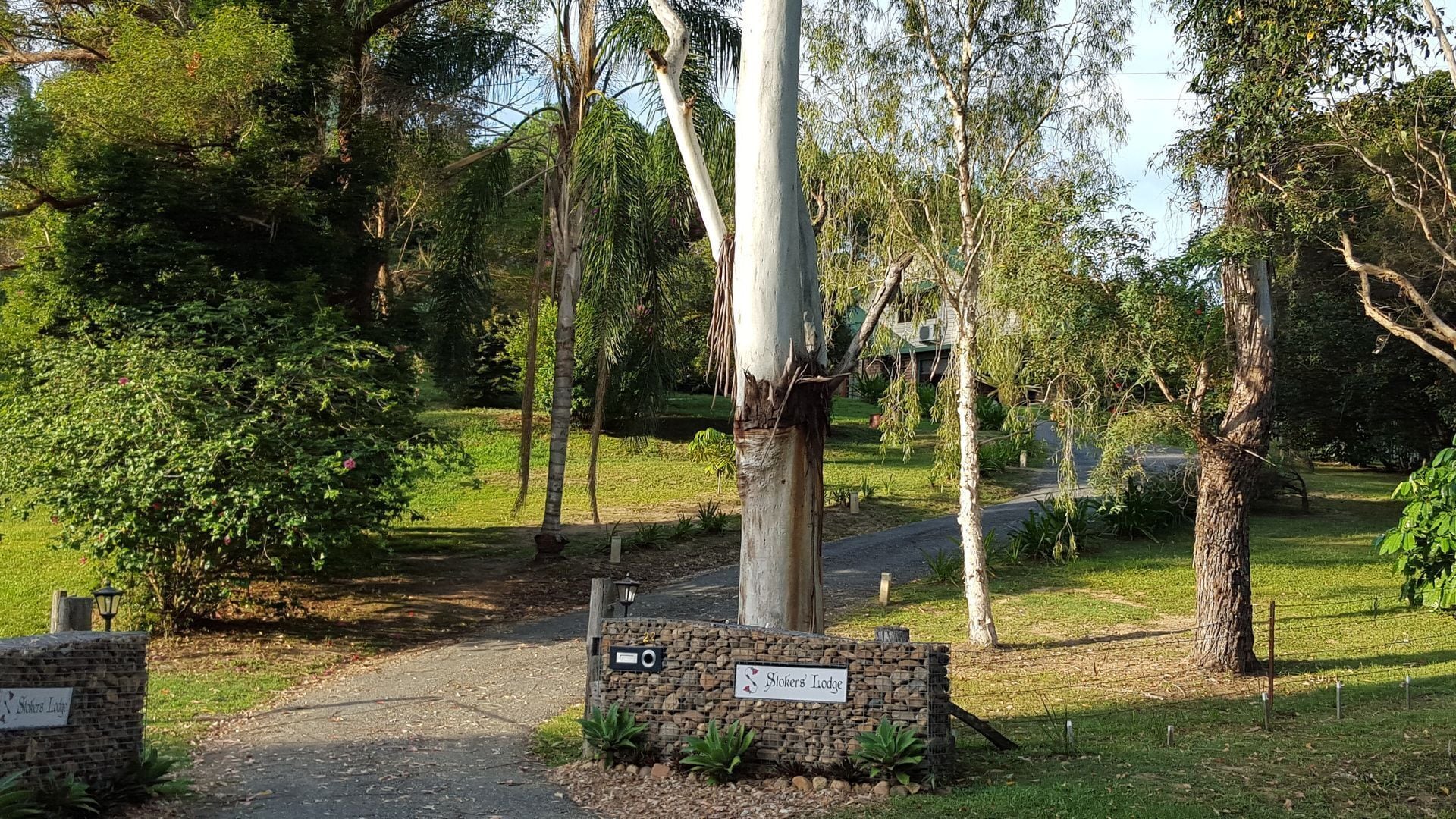 Stokers Lodge - the Heart of the Byron and Tweed