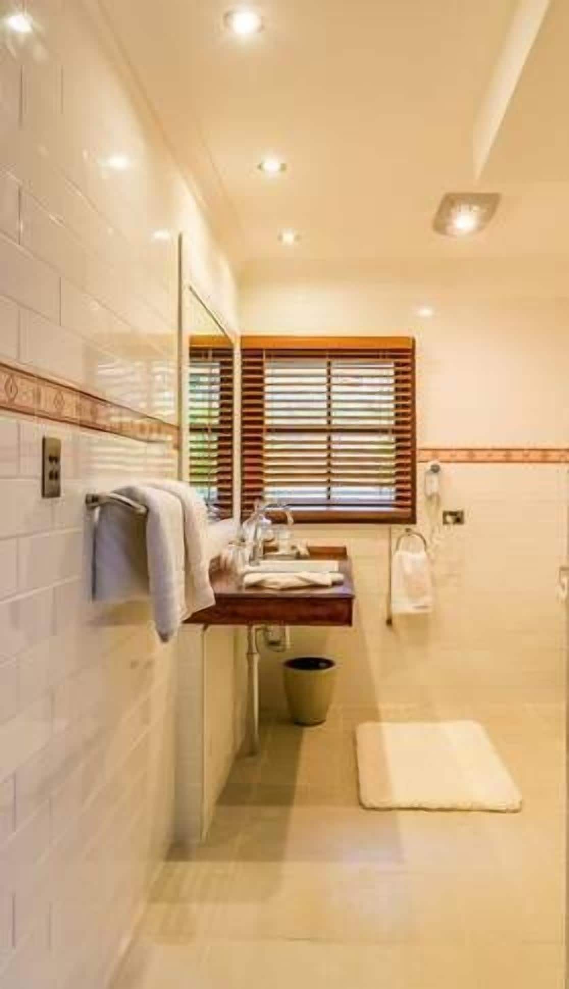 Stokers Lodge - the Heart of the Byron and Tweed