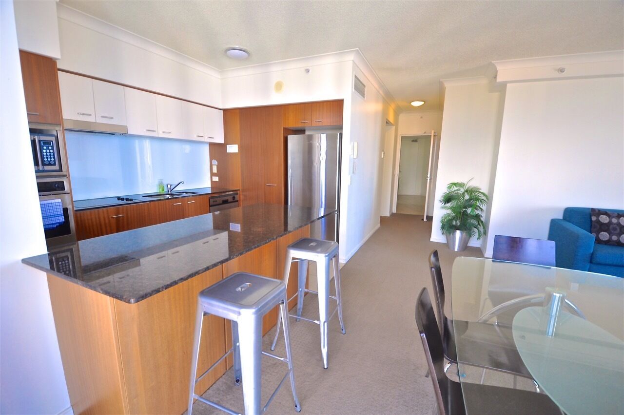 Spacious 3 Bedroom in the Heart of Surfers With Ocean Views