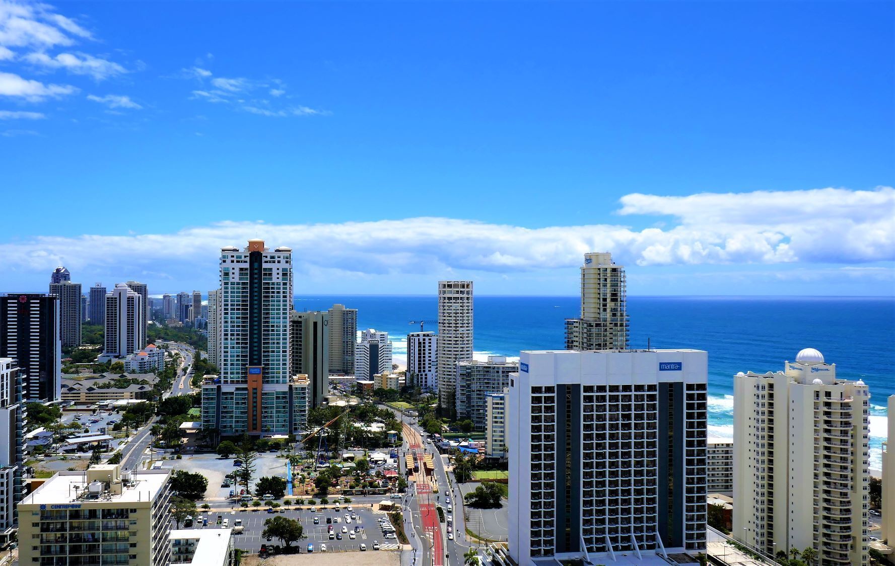 Spacious 3 Bedroom in the Heart of Surfers With Ocean Views