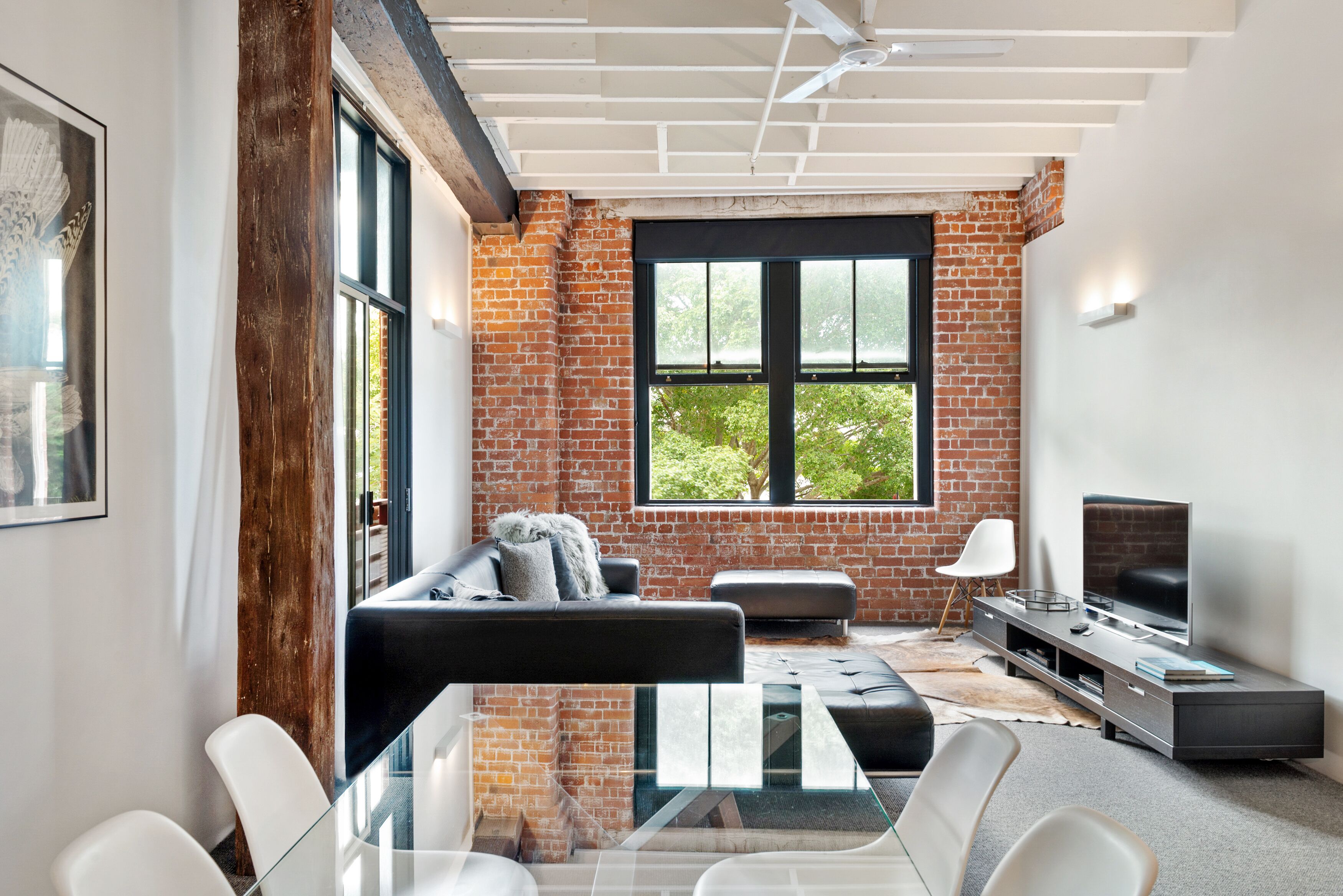 Quintessential Woolstore Warehouse~1bed/1bath/1car