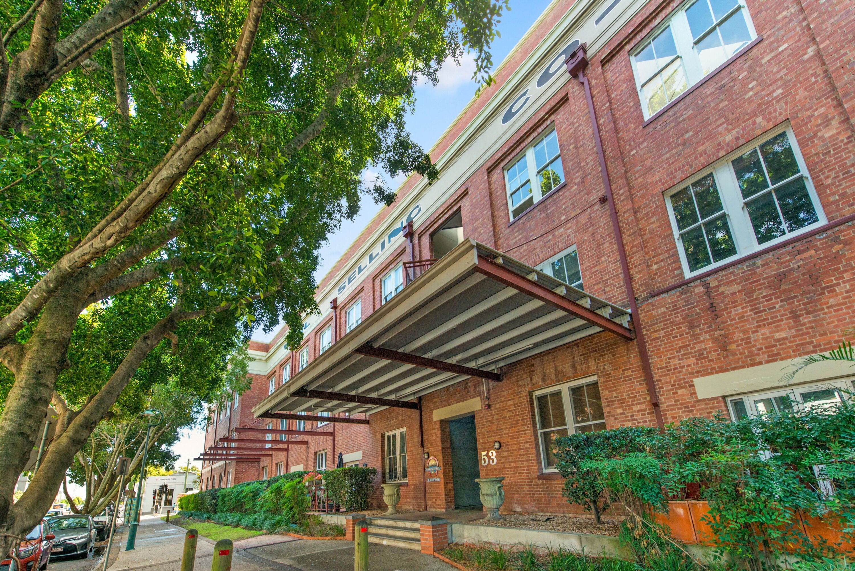 Quintessential Woolstore Warehouse~1bed/1bath/1car